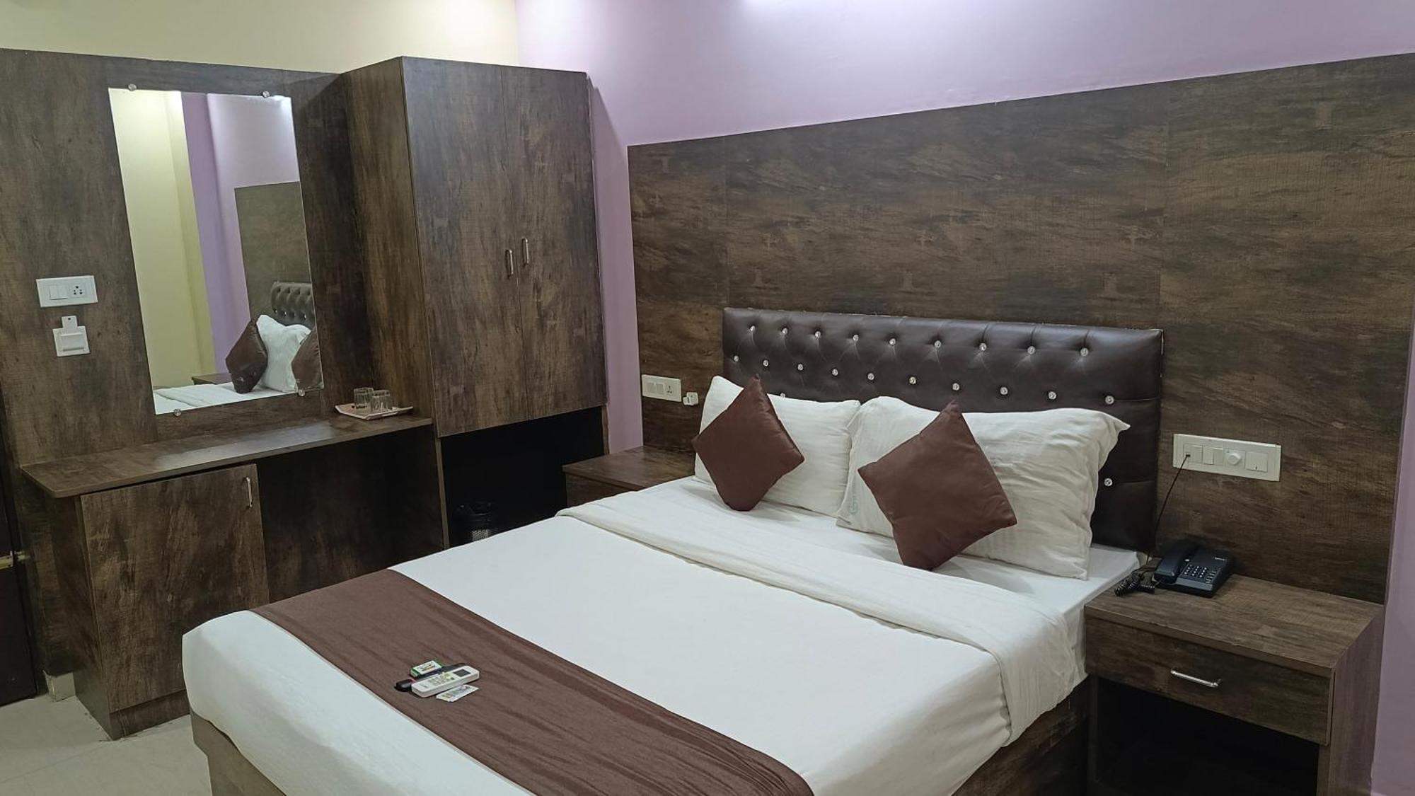 Pph Royal Gs Comforts Opp Mall Of Asia Bengaluru Kültér fotó