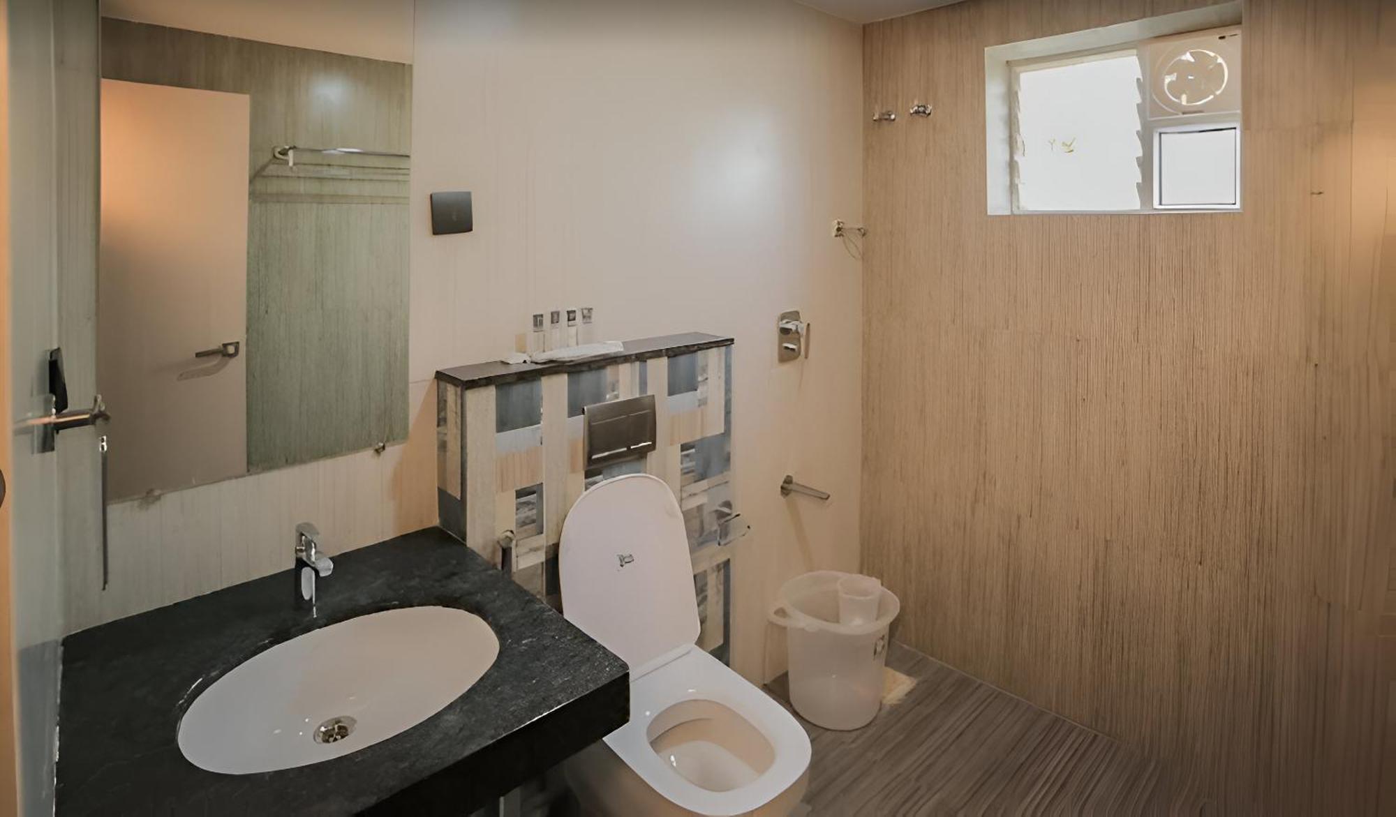 Pph Royal Gs Comforts Opp Mall Of Asia Bengaluru Kültér fotó