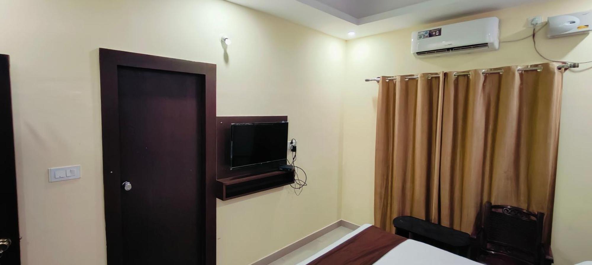 Pph Royal Gs Comforts Opp Mall Of Asia Bengaluru Kültér fotó